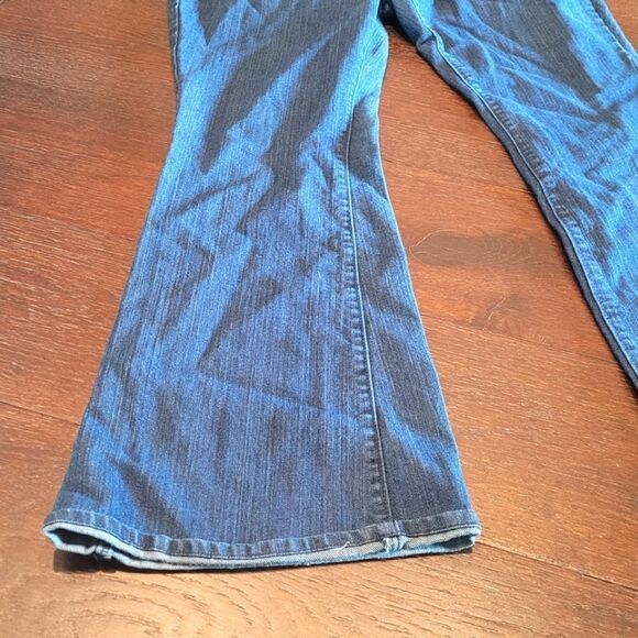 💙3 for $30💙 Old Navy Flare Leg Medium Wash Jeans 14 - Picture 2 of 6